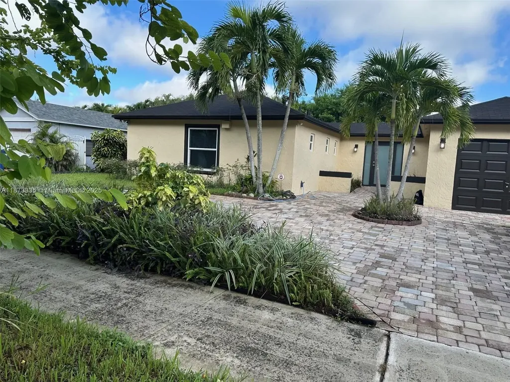 6061 NW 198th Terrace Miami FL 33015