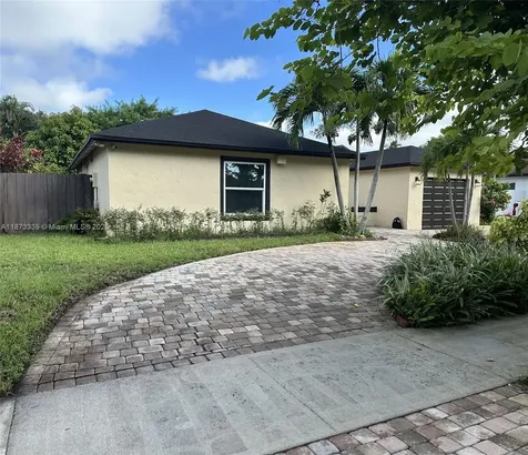 6061 NW 198th Terrace Miami FL 33015