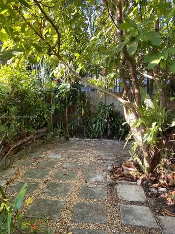 6061 NW 198th Terrace Miami FL 33015