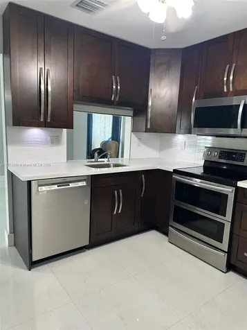 6061 NW 198th Terrace Miami FL 33015