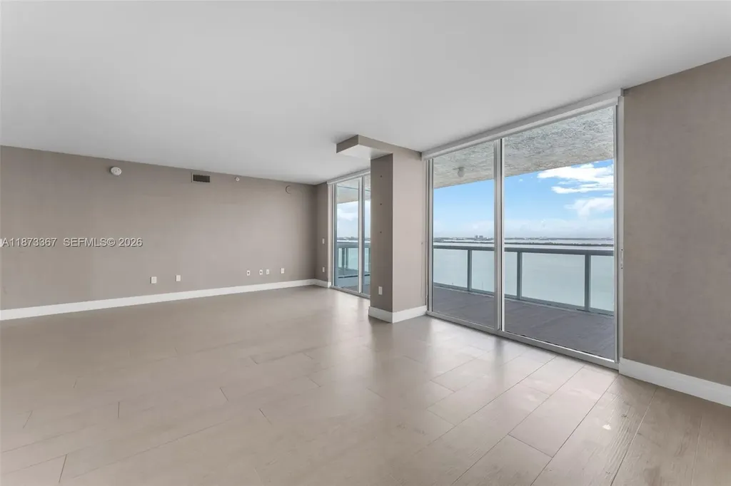 10 Venetian Way Miami Beach FL 33139