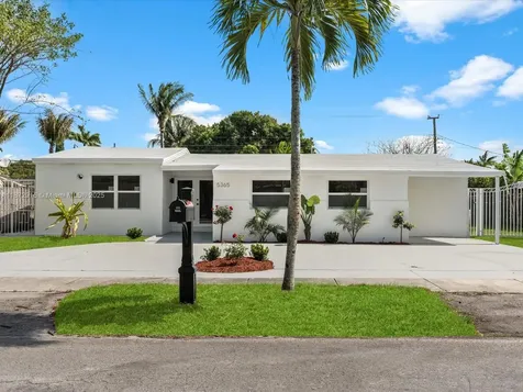 5365 SW 97th Court Miami FL 33165