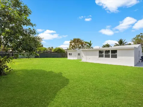5365 SW 97th Court Miami FL 33165
