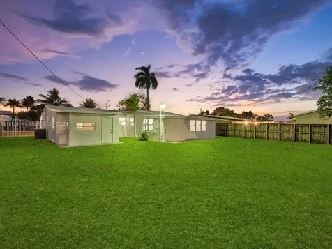 5365 SW 97th Court Miami FL 33165
