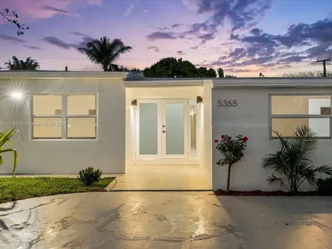 5365 SW 97th Court Miami FL 33165