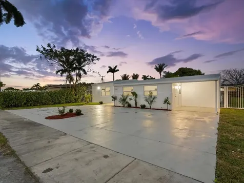 5365 SW 97th Court Miami FL 33165