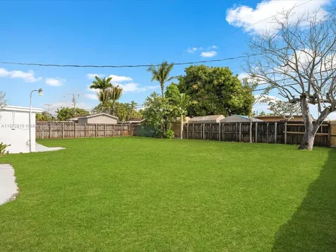 5365 SW 97th Court Miami FL 33165