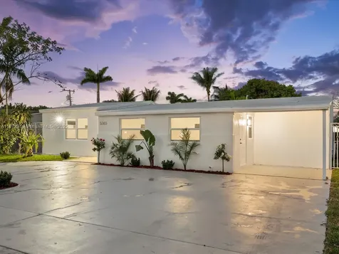5365 SW 97th Court Miami FL 33165
