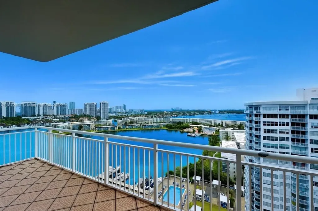 18071 Biscayne Boulevard Aventura FL 33160