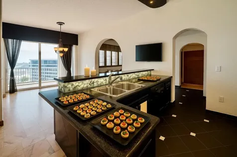 18071 Biscayne Boulevard Aventura FL 33160