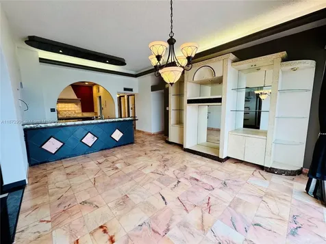18071 Biscayne Boulevard Aventura FL 33160