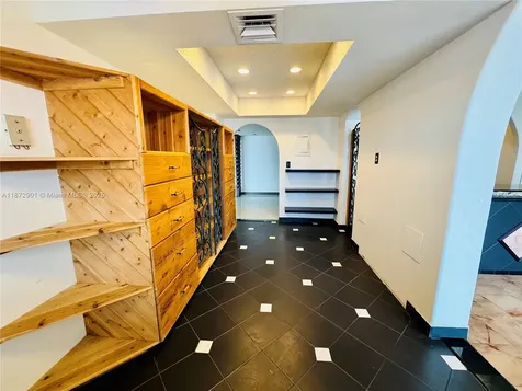 18071 Biscayne Boulevard Aventura FL 33160