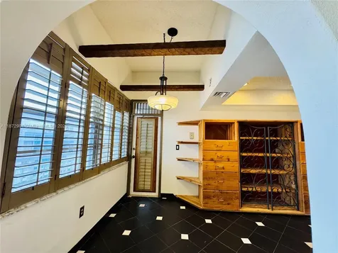 18071 Biscayne Boulevard Aventura FL 33160