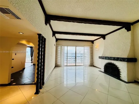 18071 Biscayne Boulevard Aventura FL 33160