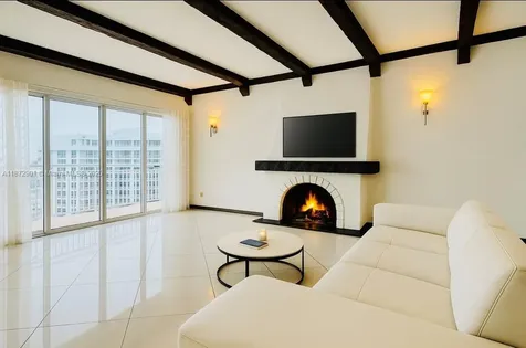 18071 Biscayne Boulevard Aventura FL 33160