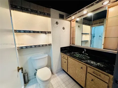 18071 Biscayne Boulevard Aventura FL 33160