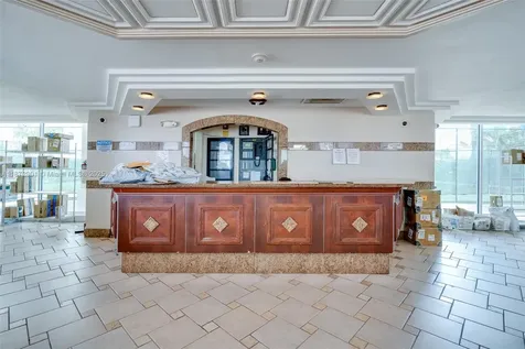 18071 Biscayne Boulevard Aventura FL 33160