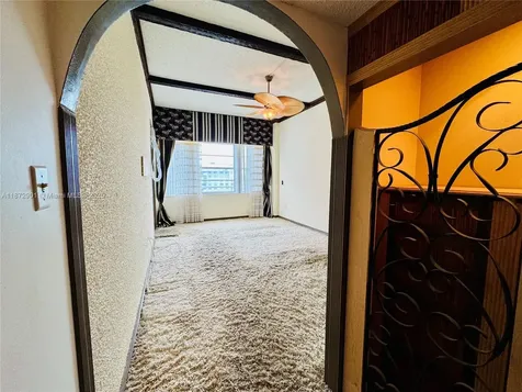 18071 Biscayne Boulevard Aventura FL 33160
