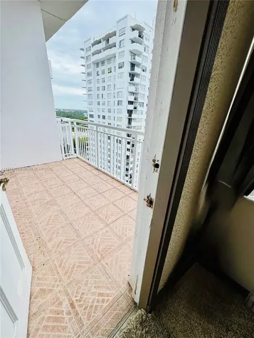 18071 Biscayne Boulevard Aventura FL 33160