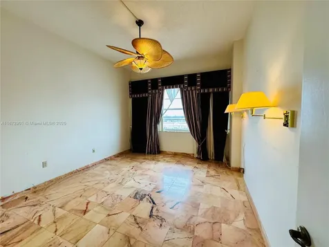 18071 Biscayne Boulevard Aventura FL 33160