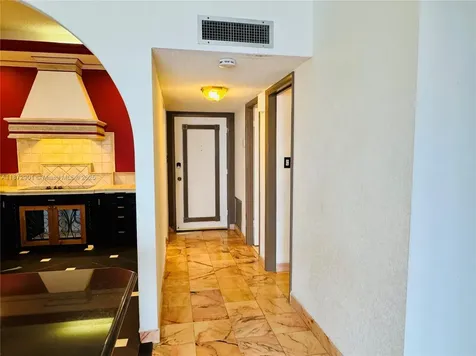 18071 Biscayne Boulevard Aventura FL 33160