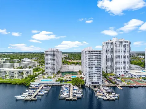 18071 Biscayne Boulevard Aventura FL 33160