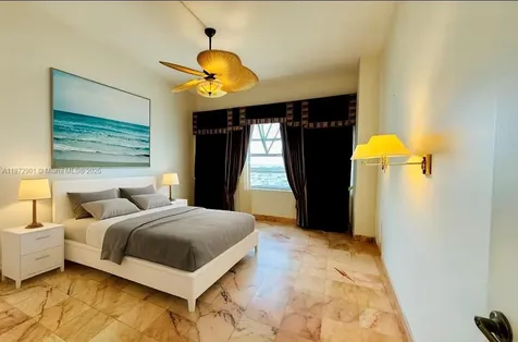 18071 Biscayne Boulevard Aventura FL 33160