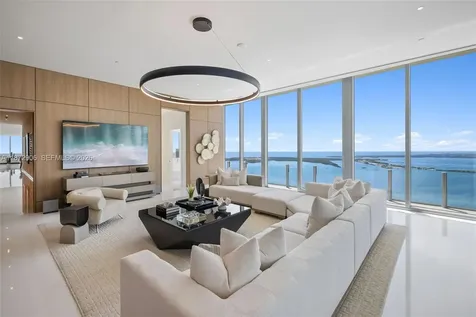 300 Biscayne Blvd Way Miami FL 33131