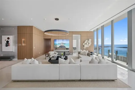 300 Biscayne Blvd Way Miami FL 33131