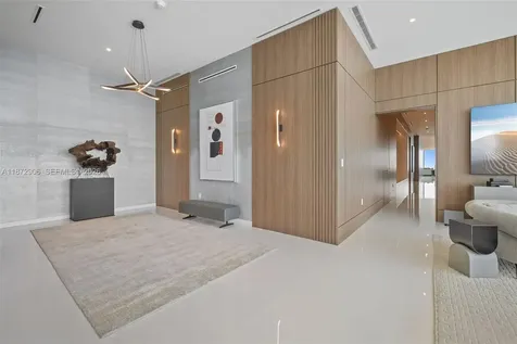 300 Biscayne Blvd Way Miami FL 33131