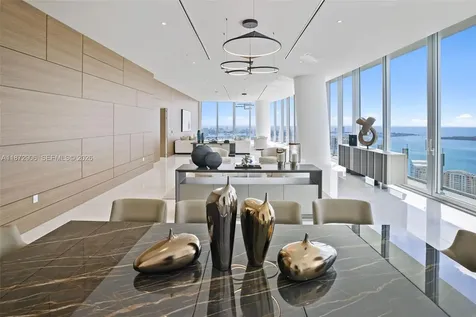 300 Biscayne Blvd Way Miami FL 33131