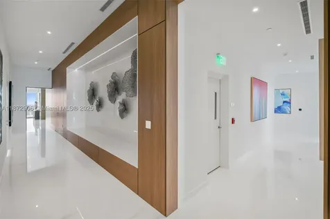 300 Biscayne Blvd Way Miami FL 33131