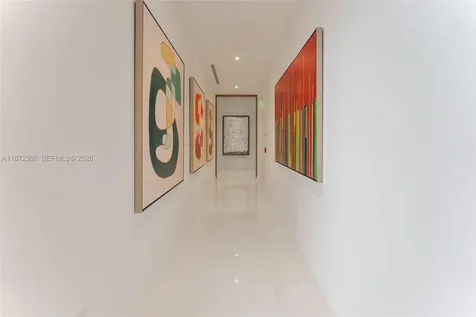 300 Biscayne Blvd Way Miami FL 33131