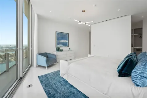300 Biscayne Blvd Way Miami FL 33131