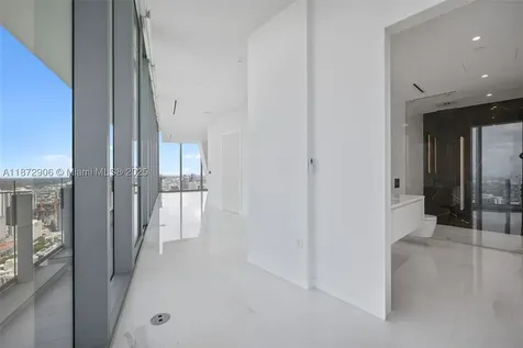 300 Biscayne Blvd Way Miami FL 33131
