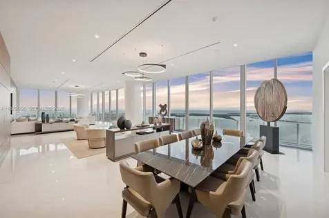 300 Biscayne Blvd Way Miami FL 33131