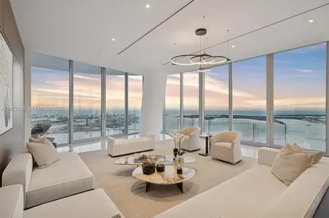 300 Biscayne Blvd Way Miami FL 33131