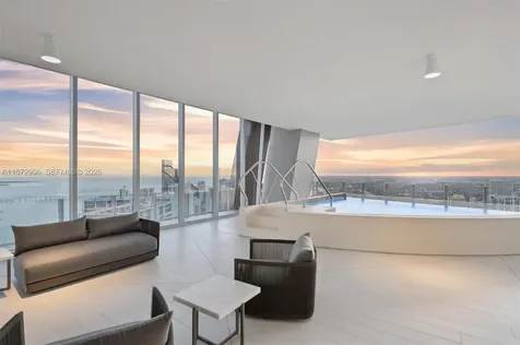 300 Biscayne Blvd Way Miami FL 33131
