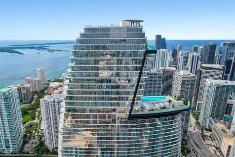 300 Biscayne Blvd Way Miami FL 33131