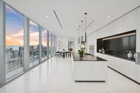 300 Biscayne Blvd Way Miami FL 33131
