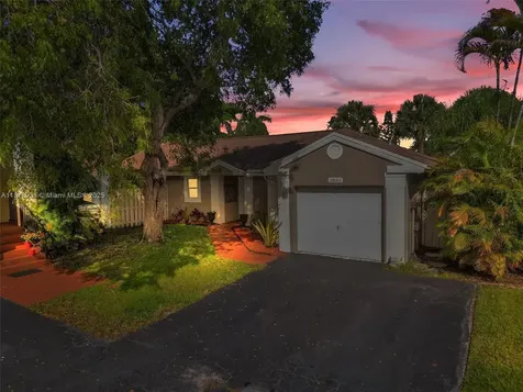 3833 NW 107th Way Sunrise FL 33351