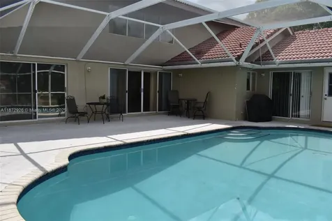 1430 SW 102nd Avenue Pembroke Pines FL 33025