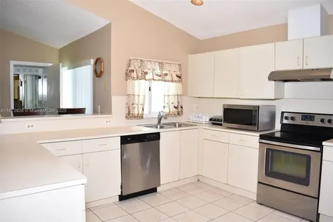 1430 SW 102nd Avenue Pembroke Pines FL 33025