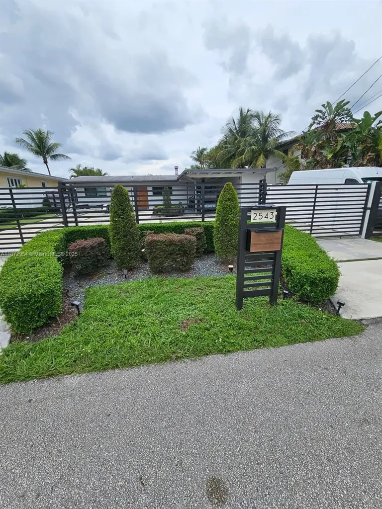2543 Gulfstream Lane Fort Lauderdale FL 33312