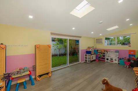 21140 NE 26th Avenue Miami FL 33180