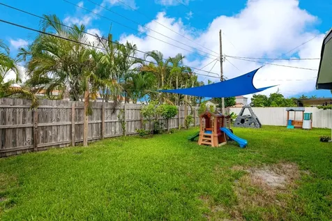 21140 NE 26th Avenue Miami FL 33180