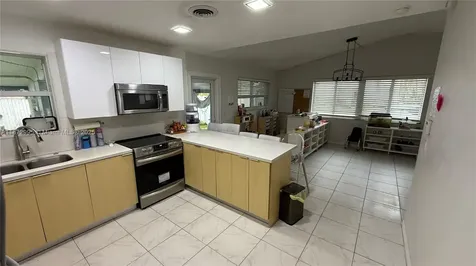21140 NE 26th Avenue Miami FL 33180