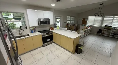 21140 NE 26th Avenue Miami FL 33180