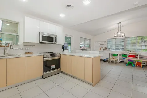21140 NE 26th Avenue Miami FL 33180