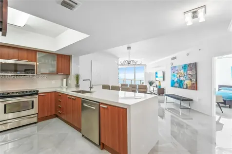 16699 Collins Ave+one Self Parking Sunny Isles Beach FL 33160